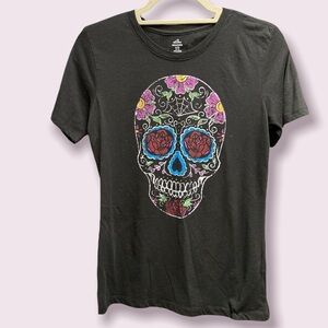 Celebrate Halloween T-shirt multicolor skull print short sleeves size small